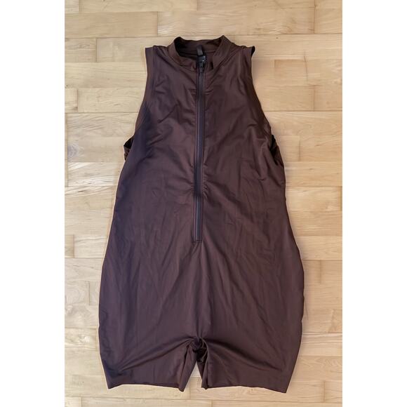 SKIMS Swim mock neck cycle suit Sleeveless Brown 3X - Picture 3 of 4